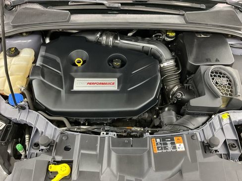 Used 2017 Ford Focus RS AWD/4WD image 33
