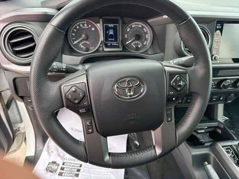 Used 2023 Toyota Tacoma TRD Off-Road w/ Technology Package image 17