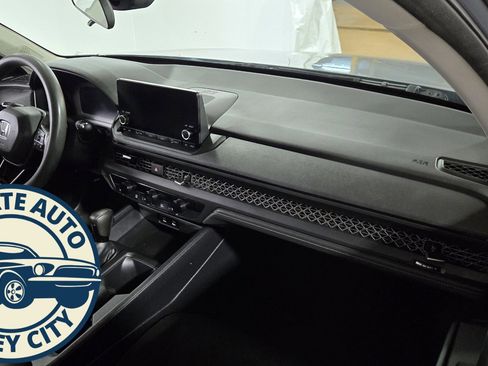 Used 2023 Honda Accord EX image 29