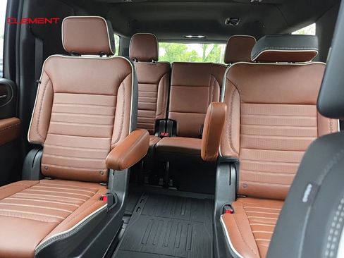 Used 2023 GMC Yukon XL Denali Ultimate AWD/4WD image 22