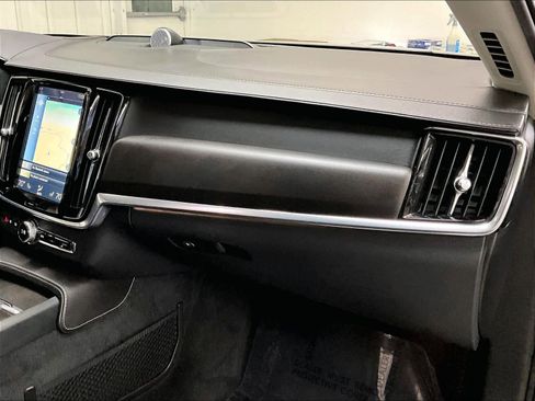 Used 2017 Volvo V90 T6 Cross Country AWD/4WD image 19