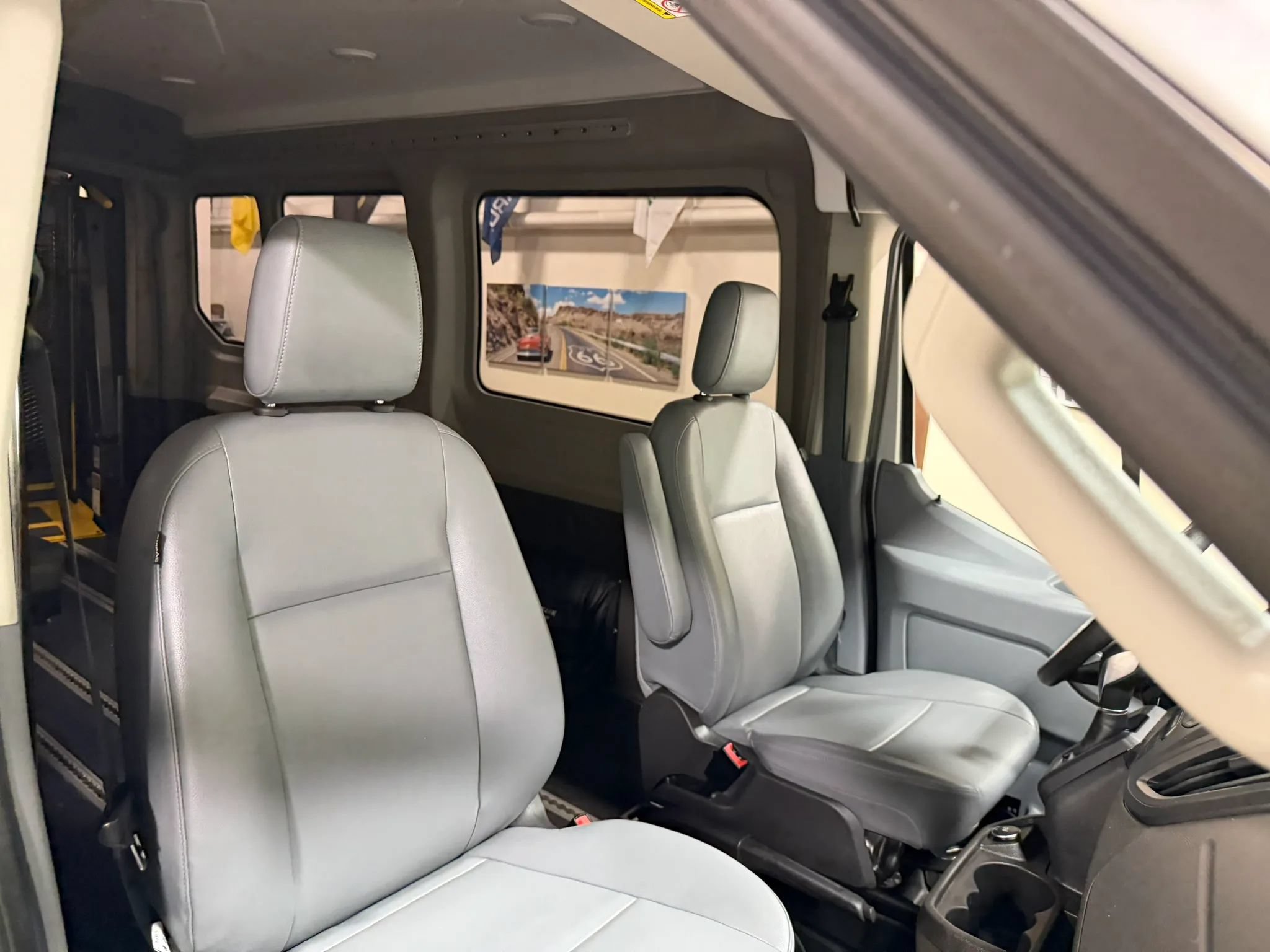 Used 2019 Ford Transit 250 148 Medium Roof RWD image 31