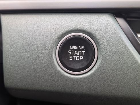 Certified 2025 Kia Seltos SX w/ SX Sunroof Package image 32