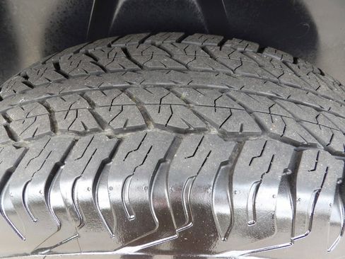 Used 2022 RAM 1500 Classic SLT image 49