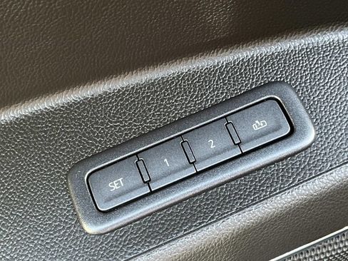 Used 2019 GMC Yukon Denali w/ Denali Ultimate Package AWD/4WD image 31