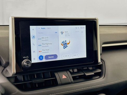 Certified 2025 Toyota RAV4 XLE FWD image 22