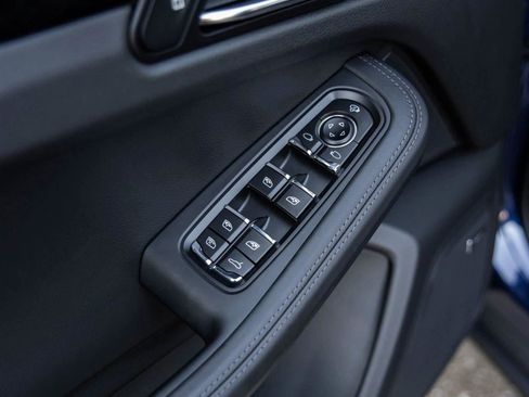 New 2026 Porsche Macan image 70