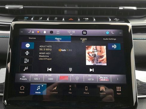 Used 2022 Jeep Grand Cherokee Trailhawk w/ Advanced Protech Group II image 25