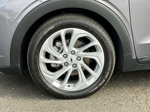 Certified 2022 Chevrolet Bolt EUV LT w/ Comfort Package image 41