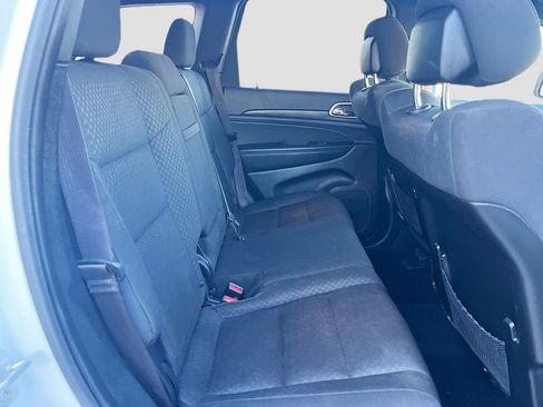Used 2021 Jeep Grand Cherokee Laredo AWD/4WD image 25