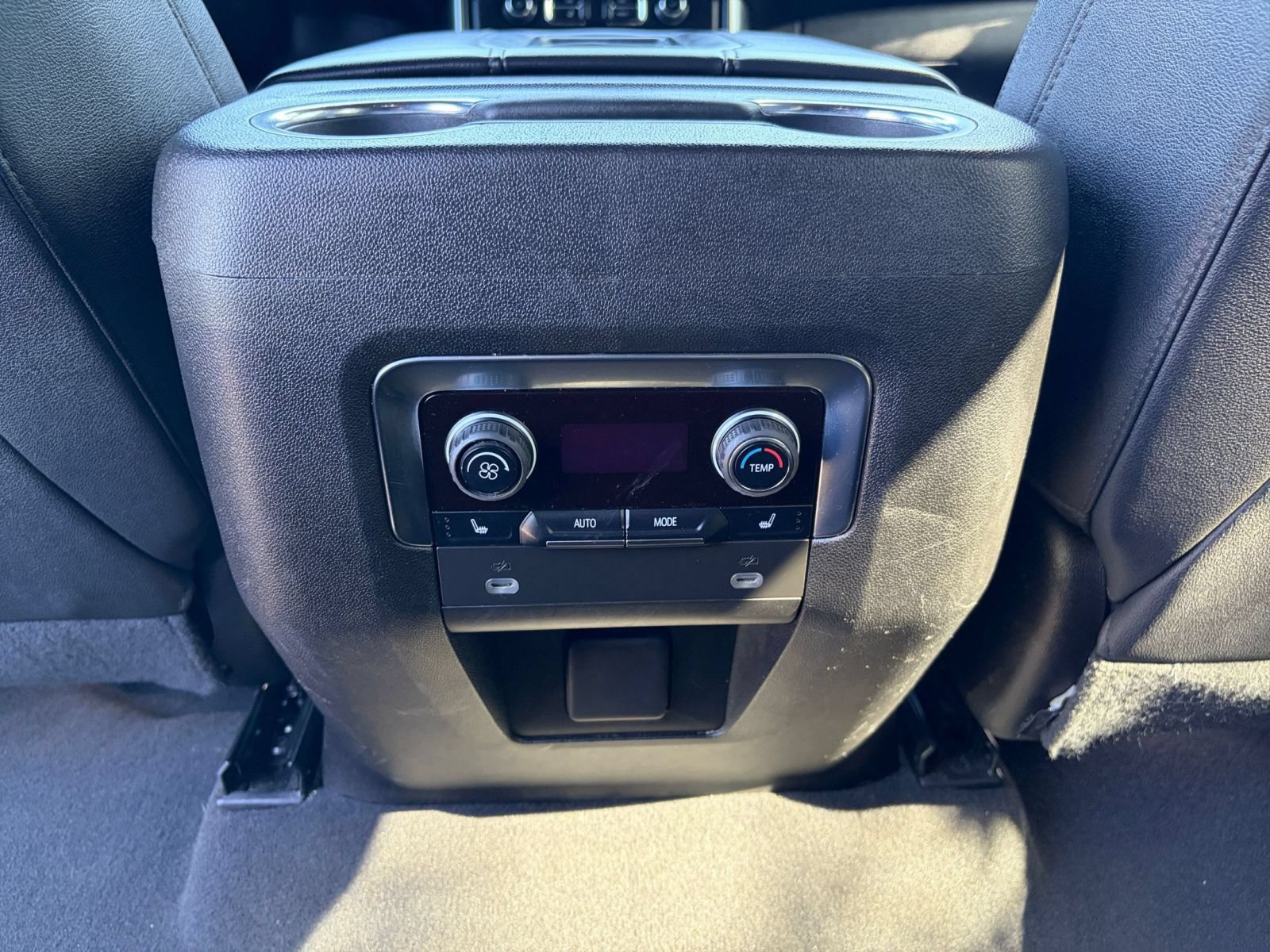 Used 2023 Chevrolet Tahoe LT w/ Luxury Package AWD/4WD image 25