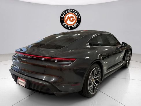 Used 2021 Porsche Taycan RWD image 3