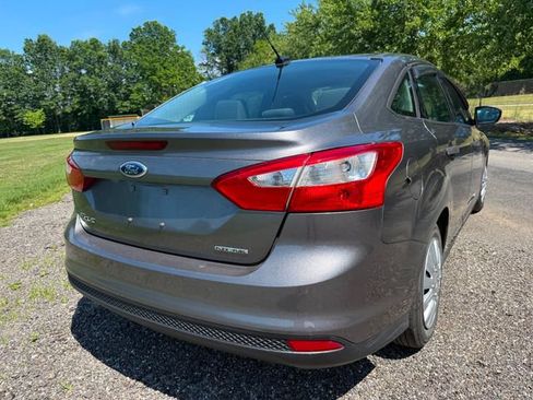 Used 2013 Ford Focus S FWD image 4