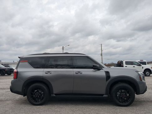 Used 2025 Nissan Armada PRO-4X image 2