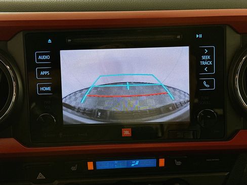 Used 2019 Toyota Tacoma TRD Sport AWD/4WD image 21