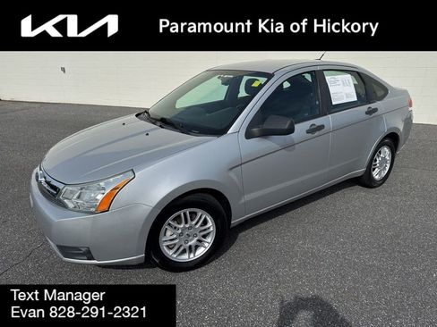 Used 2011 Ford Focus SE w/ 201A Rapid Spec Order Code FWD image 1