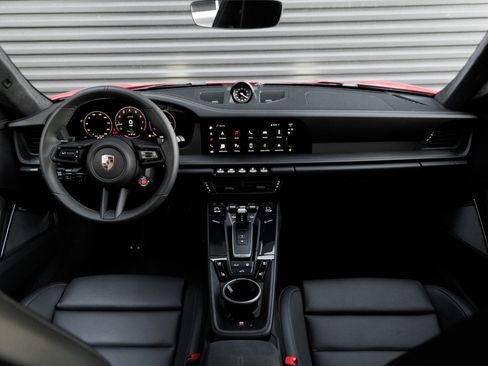 Used 2025 Porsche 911 Carrera GTS image 17