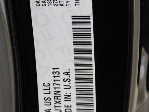 Used 2024 RAM 1500 Laramie AWD/4WD image 32