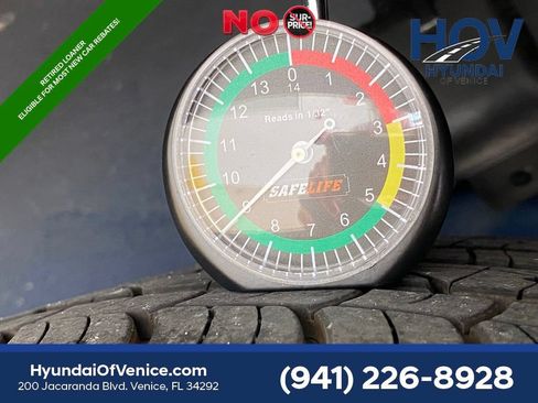Certified 2026 Hyundai Venue SEL FWD image 37