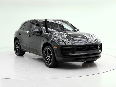 Used 2026 Porsche Macan AWD/4WD image 9