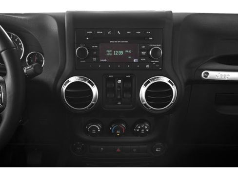 Used 2015 Jeep Wrangler Unlimited Sahara w/ Dual Top Group AWD/4WD image 13