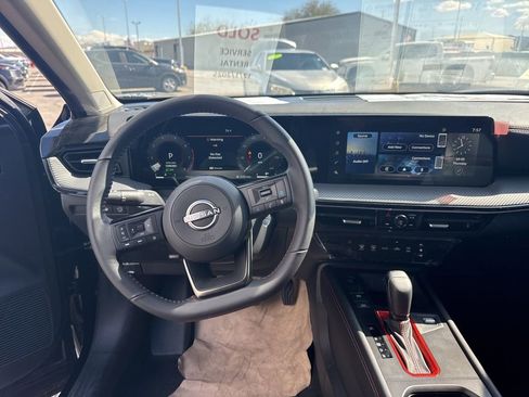 Used 2025 Nissan Kicks SR image 15