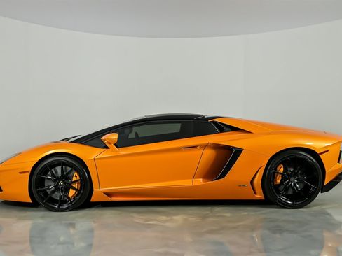 Used 2016 Lamborghini Aventador LP 700-4 image 7