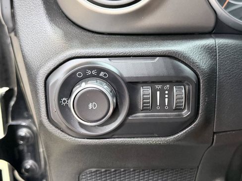Used 2018 Jeep Wrangler Unlimited Sport AWD/4WD image 36