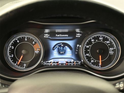 Used 2019 Jeep Cherokee Limited image 9