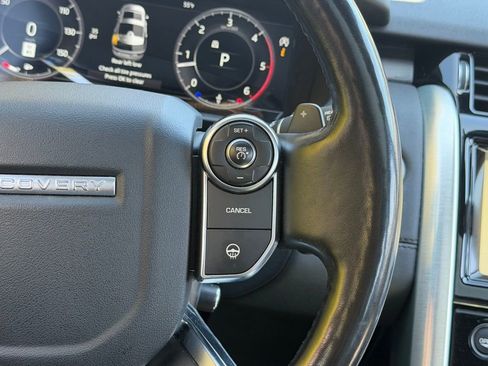 Used 2018 Land Rover Discovery HSE image 45