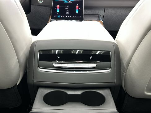 Used 2025 Cadillac Escalade Sport Platinum w/ LPO, ONYX Package image 35