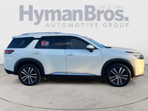 Certified 2023 Nissan Pathfinder Platinum image 2