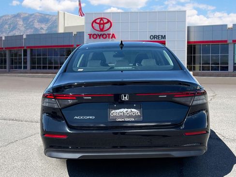 Used 2023 Honda Accord EX image 4