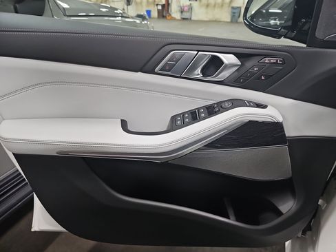 New 2026 BMW X7 xDrive40i w/ M Sport Package image 29