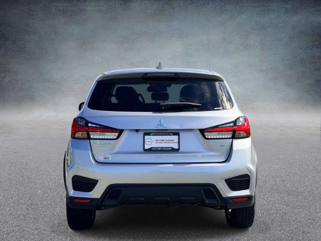 Used 2026 Mitsubishi Outlander Sport SE AWD/4WD image 3
