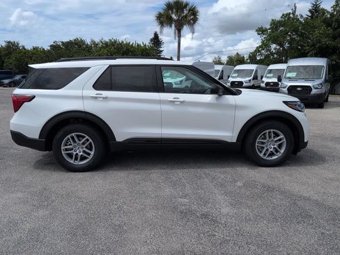 New 2026 Ford Explorer Active w/ Active Comfort Package RWD image 2