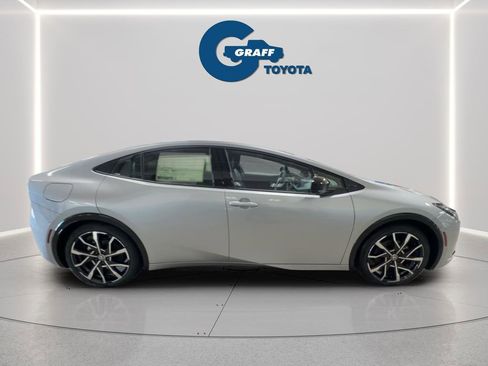 New 2026 Toyota Prius Plug-In Hybrid image 5