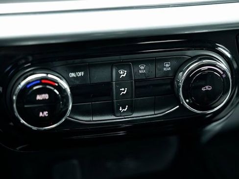 Used 2024 Chevrolet Trax LT image 35