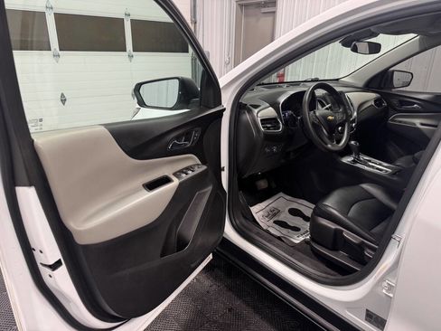 Used 2021 Chevrolet Equinox LS w/ LPO, Floor Liner Package image 9