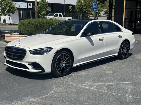 Used 2022 Mercedes-Benz S 580 4MATIC Sedan image 3