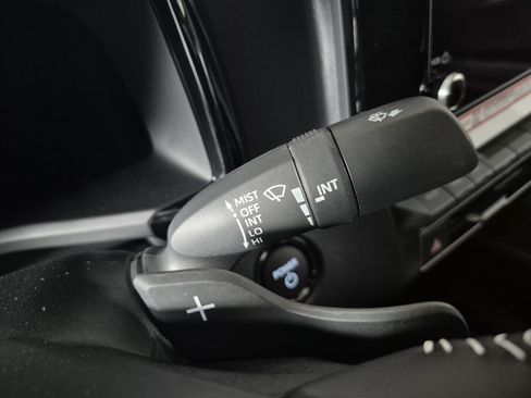 New 2026 Toyota Camry Hybrid FWD image 22