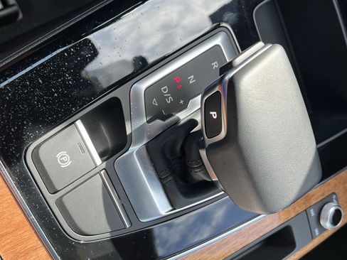 Used 2023 Audi Q5 2.0T Premium w/ Convenience Package image 26