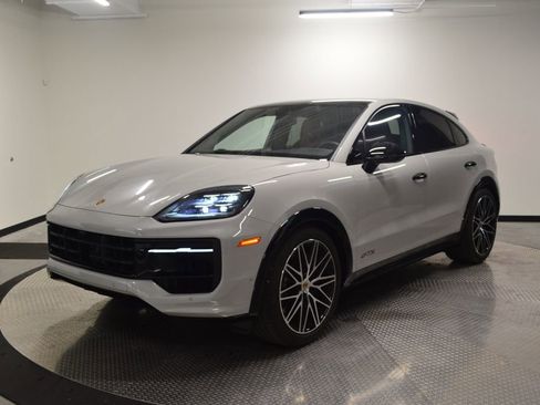 Certified 2026 Porsche Cayenne GTS AWD/4WD image 1