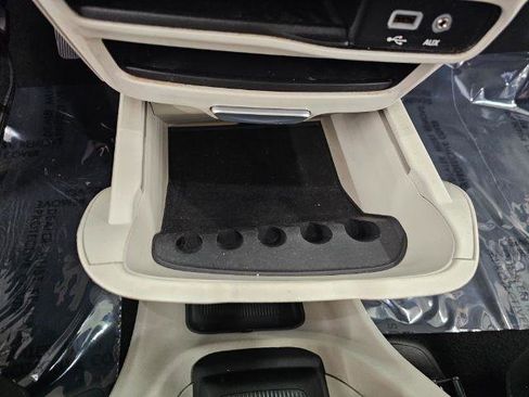 Used 2017 Chrysler Pacifica Touring-L image 19