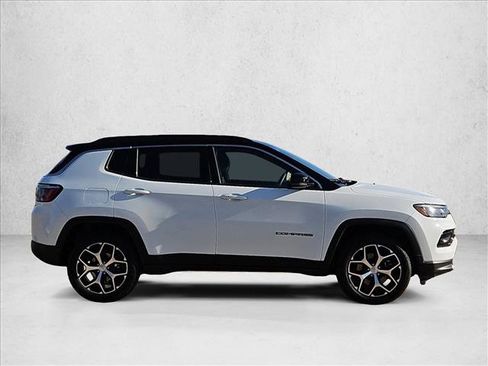 Used 2024 Jeep Compass Limited AWD/4WD image 10