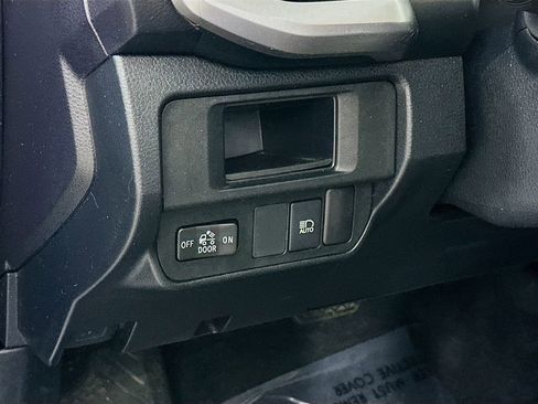 Used 2018 Toyota Tacoma SR5 image 15