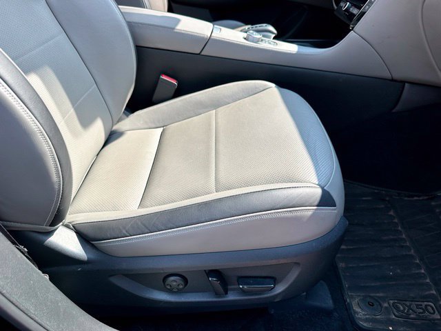 Used 2023 INFINITI QX50 Sensory AWD/4WD image 26