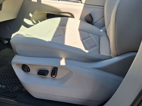 New 2026 Volkswagen Atlas SE image 23