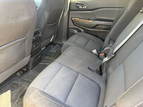 Used 2021 GMC Acadia SLE w/ Driver Convenience Package FWD image 9