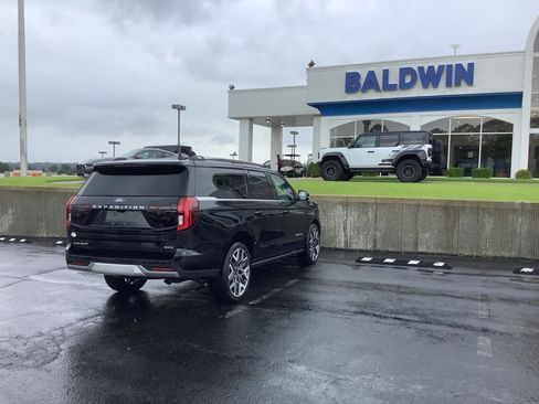 New 2026 Ford Expedition Max Platinum w/ Platinum Ultimate Package AWD/4WD image 7